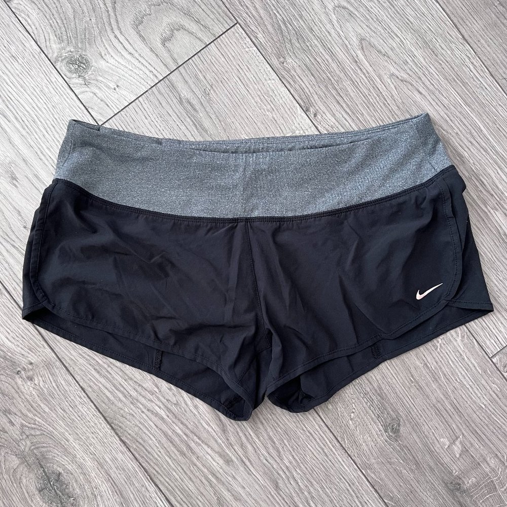 Women's Nike Dry-Fit Running Short Size Medium